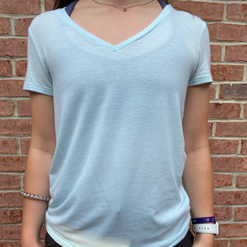 Mudd Mint Short Sleeve V-neck Medium T-shirt